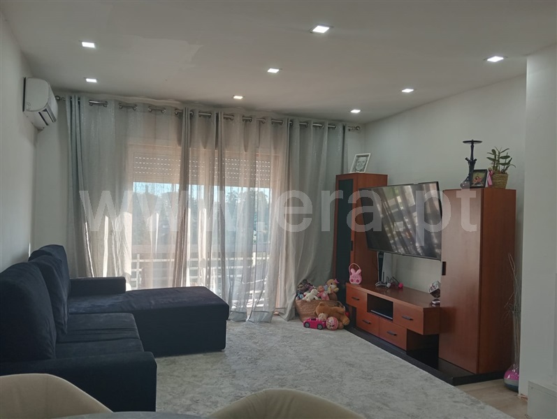 Apartamento T2 / Paredes, Vilela