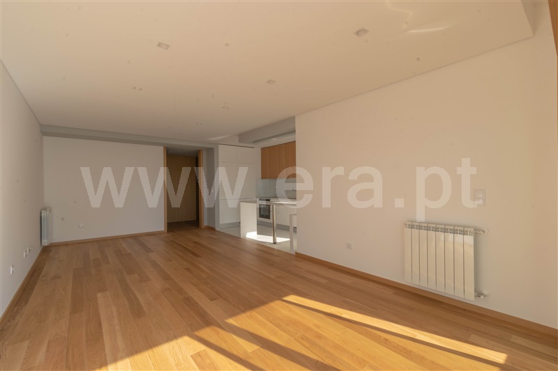 Apartamento T2 / Porto, Faria Guimarães - View 2
