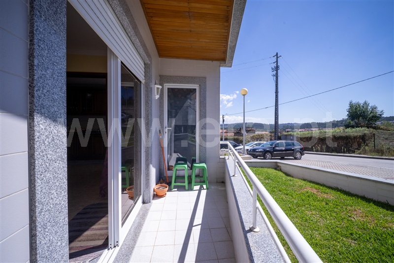 Apartamento T2 em Escapães, €260.000