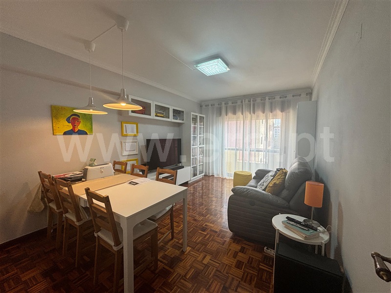 Apartamento T2 / Sintra, Cacém e São Marcos