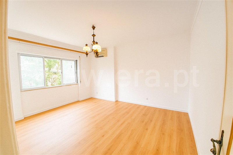 Apartamento T2 / Sintra, Massamá e Monte Abraão