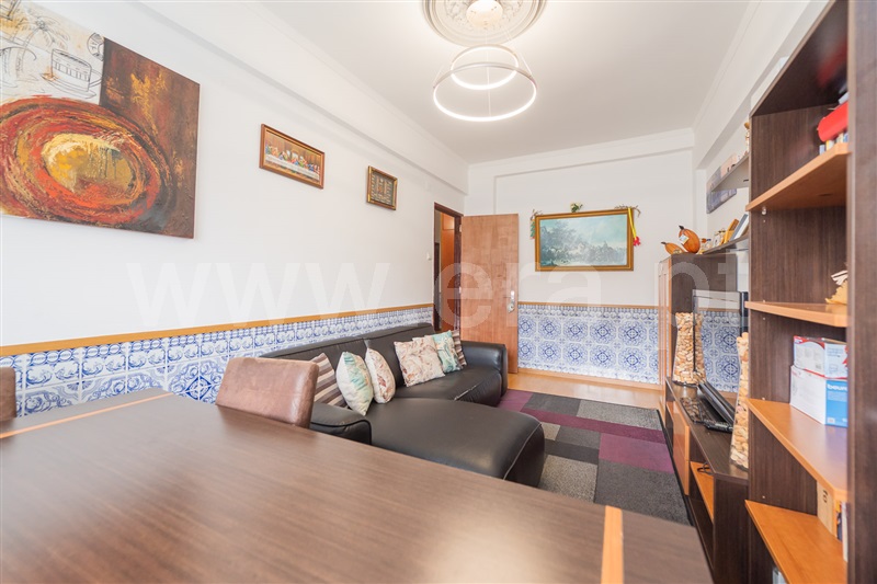 Apartamento T2 / Sintra, Massamá e Monte Abraão - More
