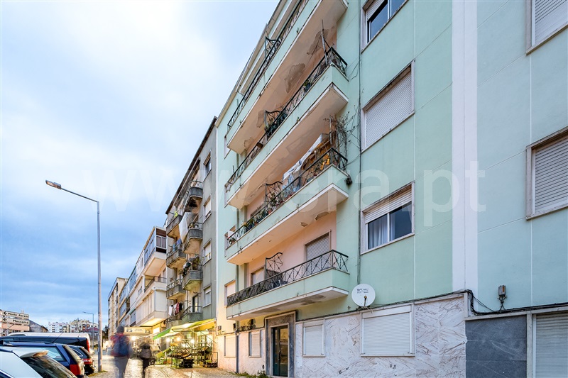 Apartamento T2 / Sintra, Queluz e Belas