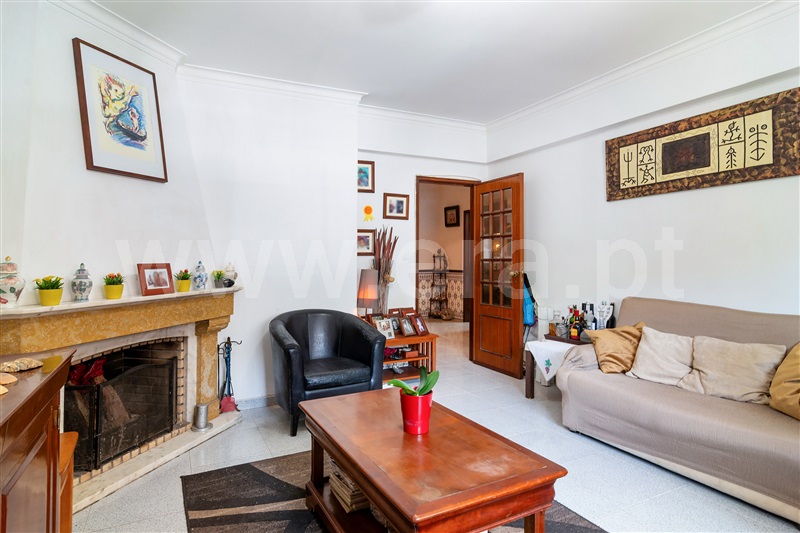 Apartamento T2 / Sintra, Queluz e Belas