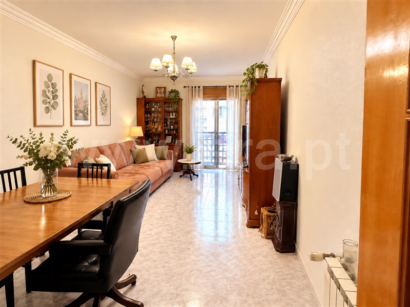 Apartamento T2 / Sintra, Rio de Mouro