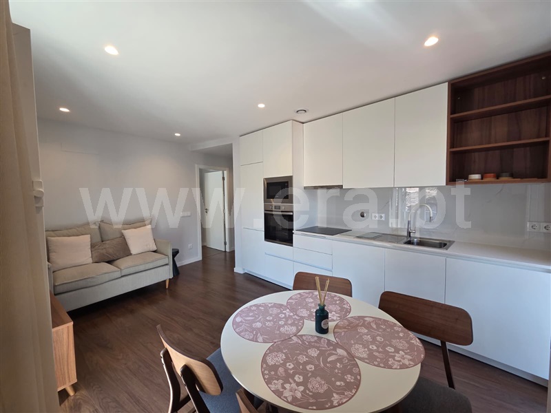 Apartamento T2 à venda em Torres Novas (Santa Maria, Salvador e Santiago), Torres Novas — foto 2