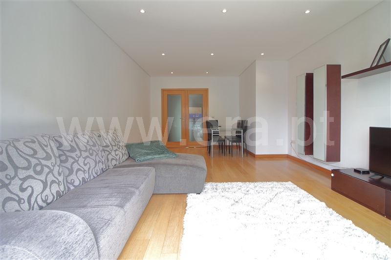 Apartamento T2 Vilahttps://mediaredir.era.pt/ImageResizeHandler.ashx?tipo=1&checkMax=1&imovel=1487008&foto=18163467&m=2 do Conde, Azurara - 1487008 - 2
