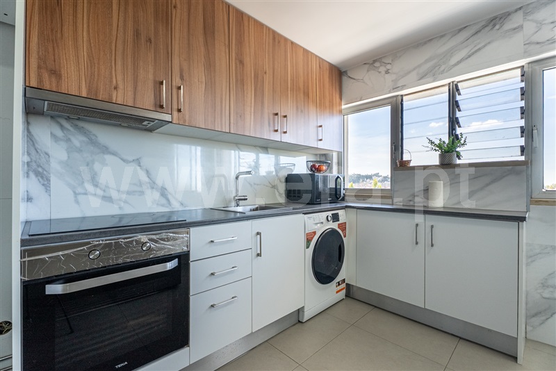 Apartamento T2 em Vilar de Andorinho, €235.000