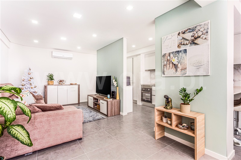 Apartamento T3 / Almada, Charneca de Caparica e Sobreda