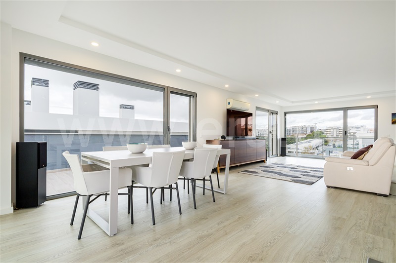 Apartamento T3 / Almada, Charneca de Caparica e Sobreda