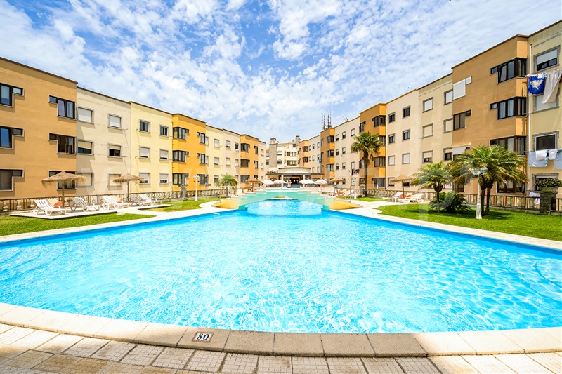 Apartamento T3 / Almada, Charneca de Caparica e Sobreda