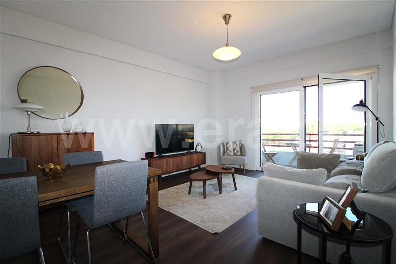 Apartamento T3 / Almada, Feijó