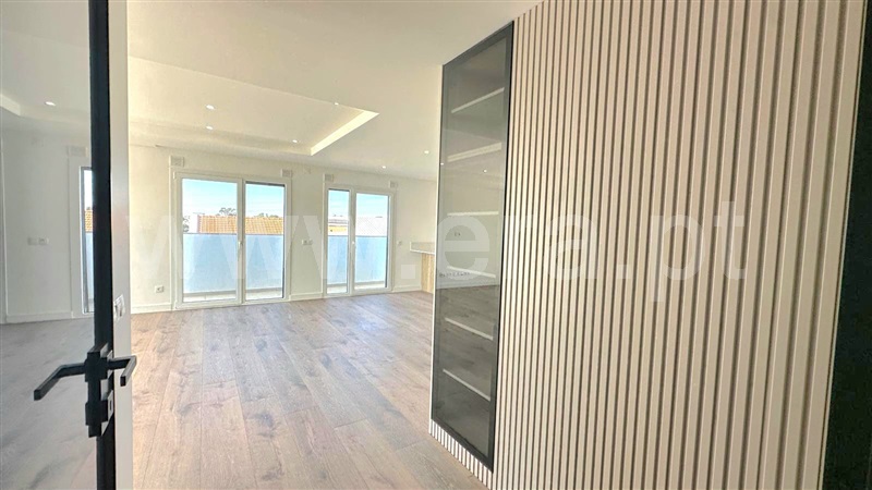 Apartamento T3 / Almada, Feijó