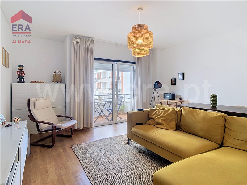 Apartamento T3 / Almada, Laranjeiro e Feijó