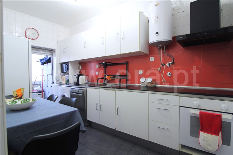Apartamento T4 / Almada, Laranjeiro e Feijó