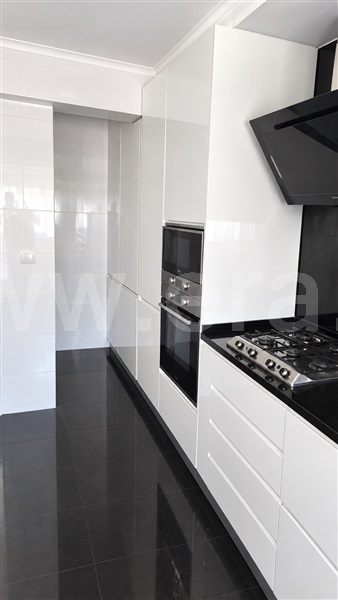 Apartamento T3 em Encosta do Sol, €420.000