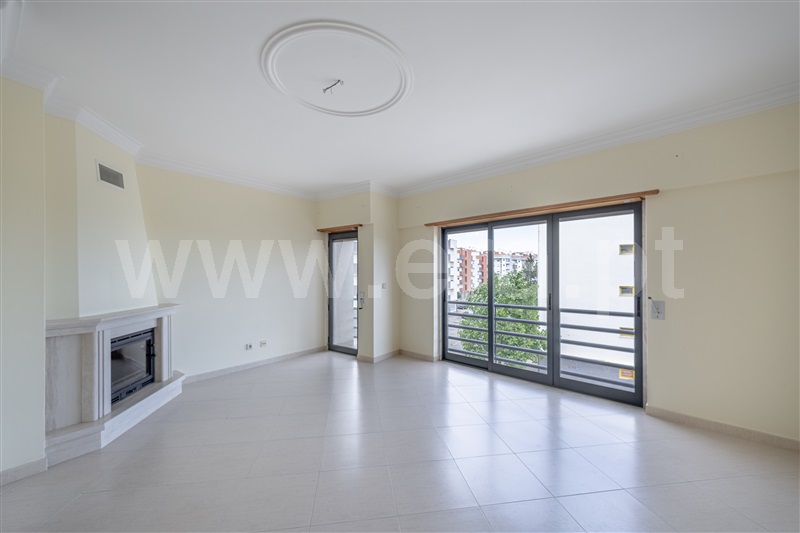 Apartamento T3 / Amadora, Falagueira-Venda Nova