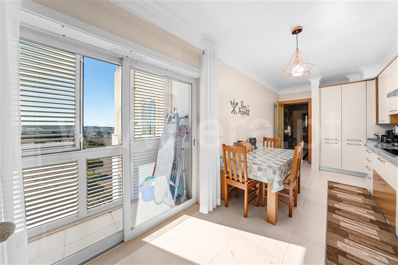 Apartamento T3 à venda em Mina de Água, Amadora — foto 9