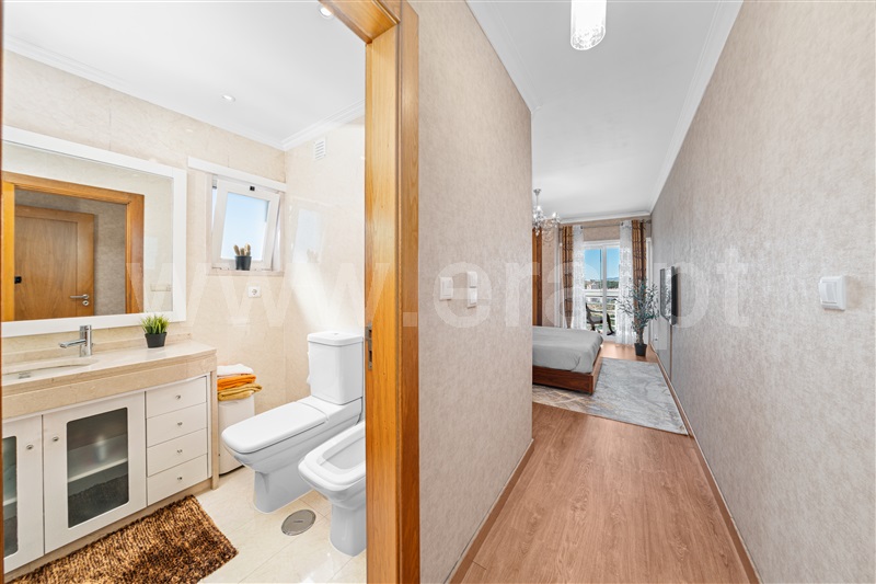 Apartamento T3 à venda em Mina de Água, Amadora — foto 11