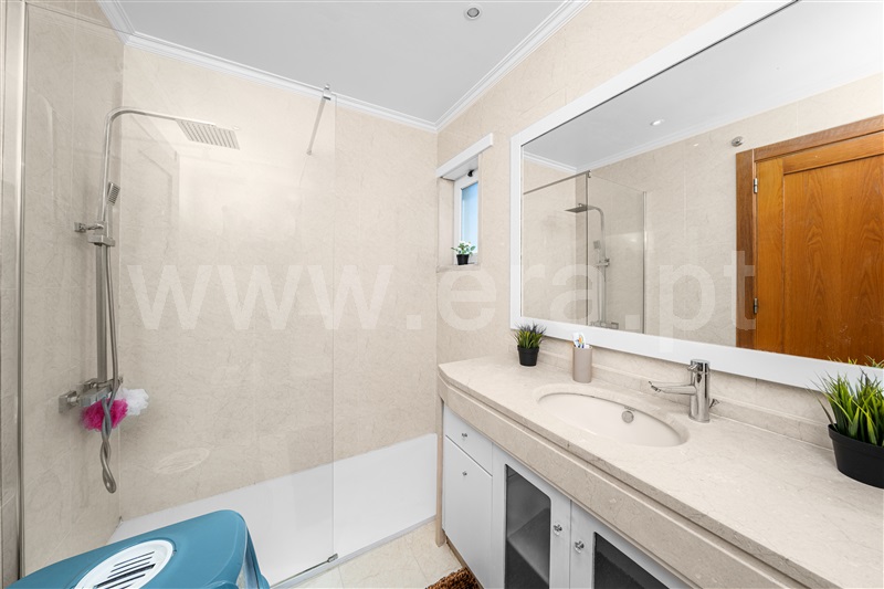 Apartamento T3 à venda em Mina de Água, Amadora — foto 14