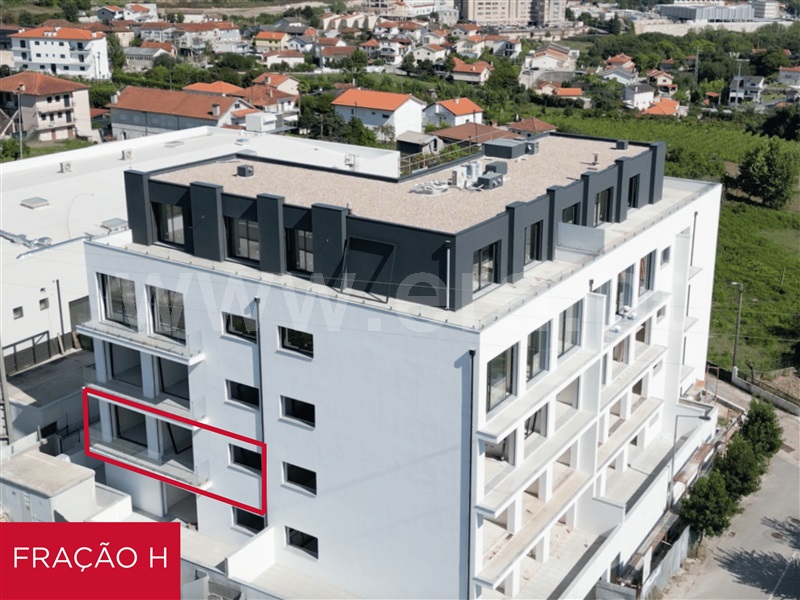 Apartamento T3 / Amarante, Telões