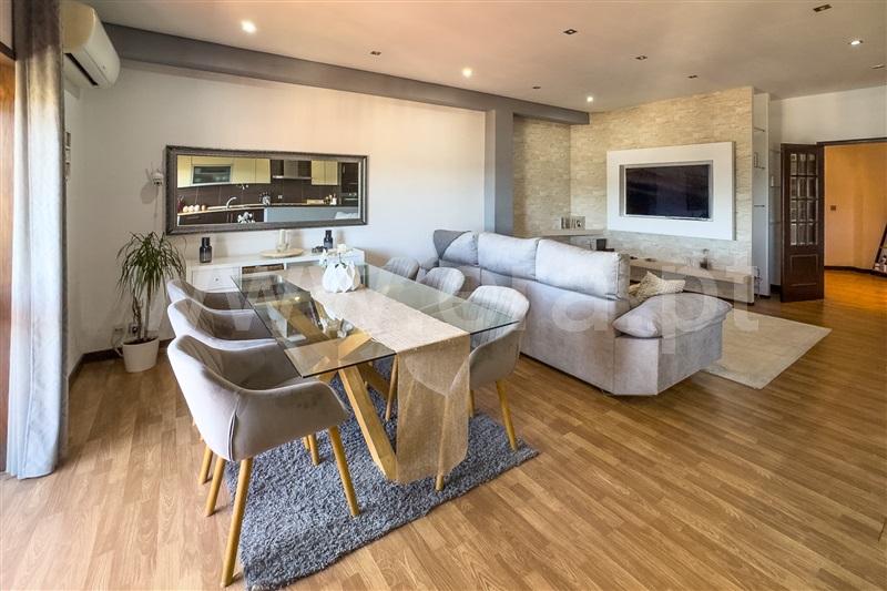 Apartamento T3 / Amares, Feira Nova