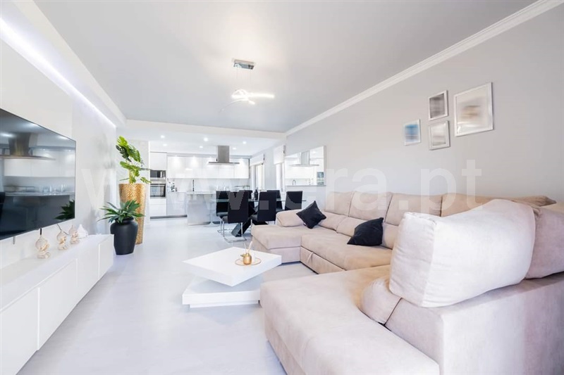 Apartamento T3 / Barreiro, Alto do Seixalinho / Escavadeira