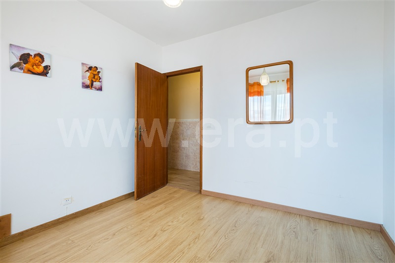 Apartment in Barreiro - More