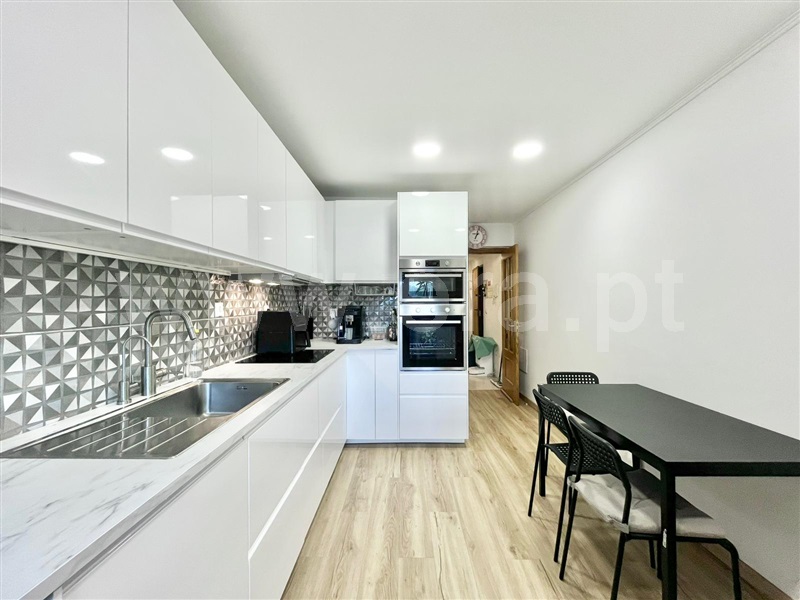 Apartamento T3 / Barreiro, Fidalguinhos / Escola Primária