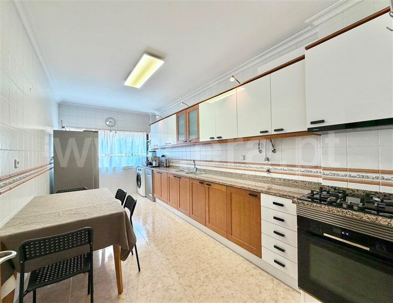 Apartamento T3 / Barreiro, Sto. Ant. Charneca / Vila Chã