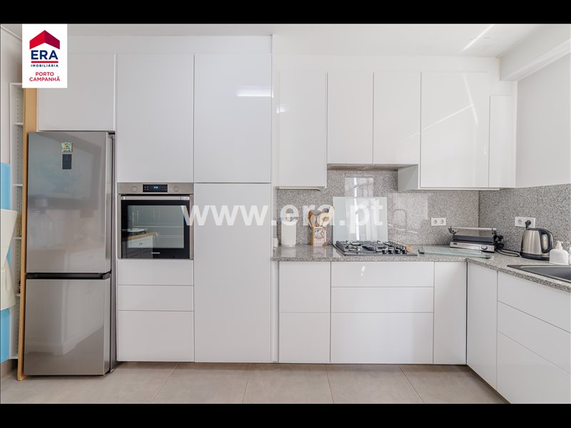 Apartamento T3 à venda em Braga (Maximinos, Sé e Cividade), Braga — foto 2