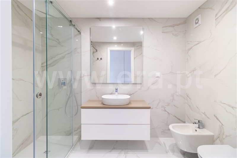 Apartamento T3 / Cascais, Carcavelos e Parede