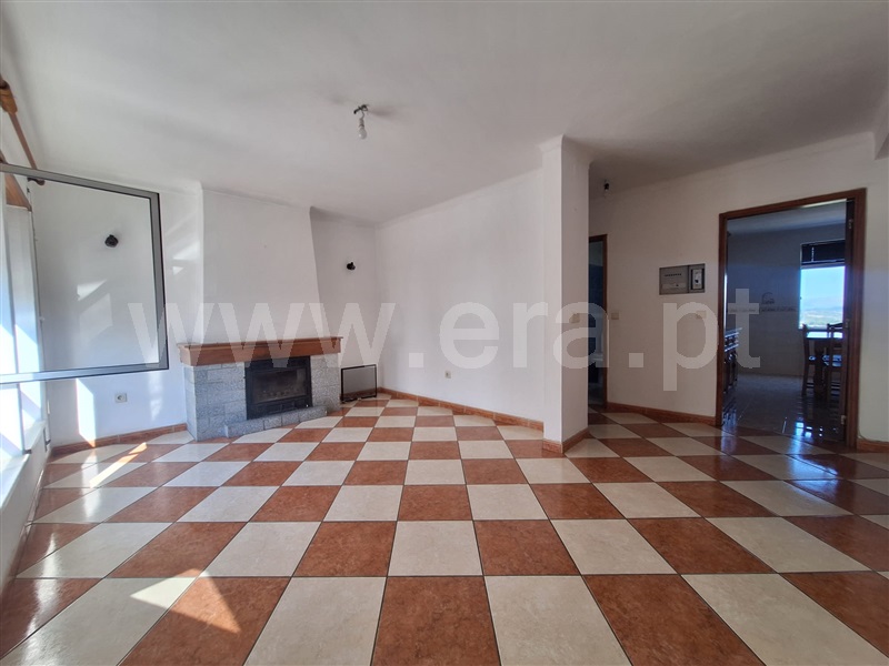 Apartamento T3 / Celorico da Beira, Celorico (São Pedro e Santa Maria) e Vila Boa do Mondego