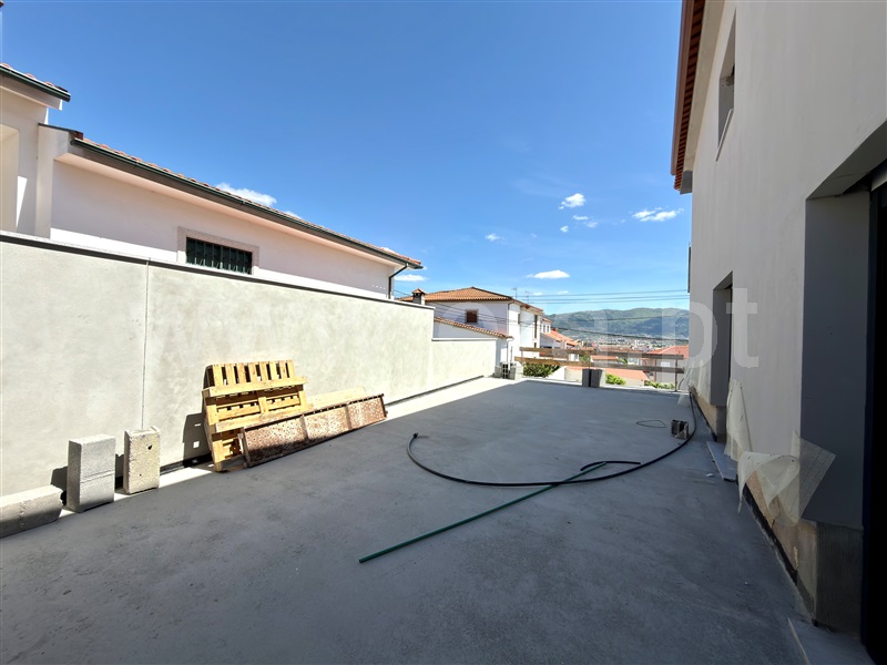Apartamento T3 à venda em Santa Maria Maior, Chaves — foto 2