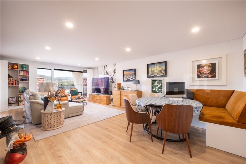 Apartamento T3 em Quinta da Portela / Polo II, €615.000