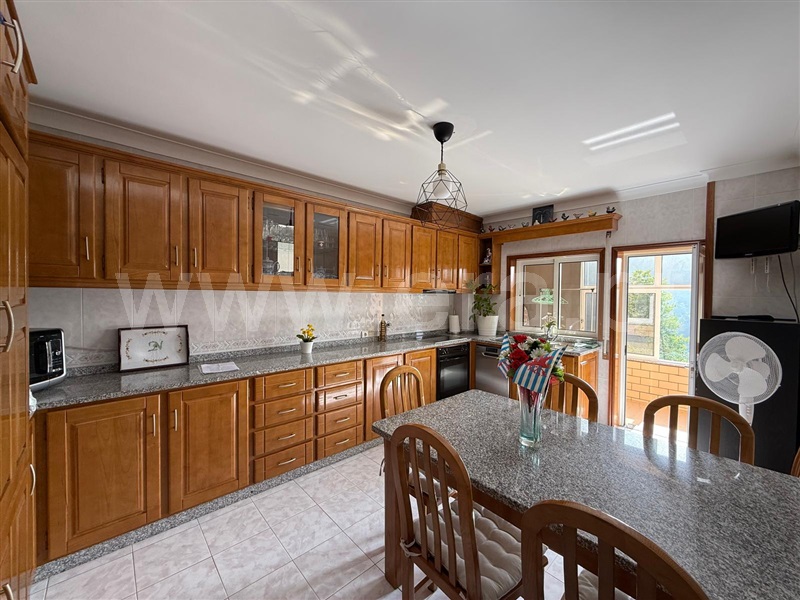 Apartamento T3 / Lousada, Nespereira e Casais