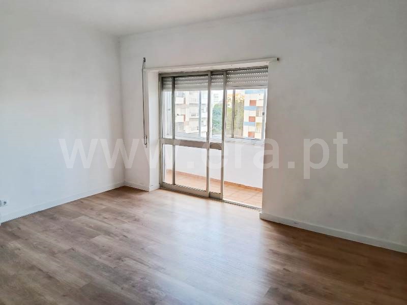 Apartamento T3 / Moita, Baixa da Banheira e Vale da Amoreira