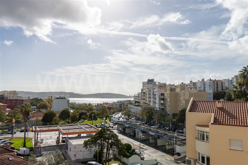 Apartamento T3 / Oeiras, Algés, Linda-a-Velha e Cruz Quebrada-Dafundo