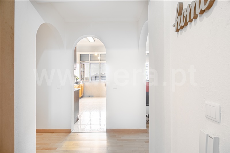 Apartamento T3 / Oeiras, Carnaxide e Queijas - More