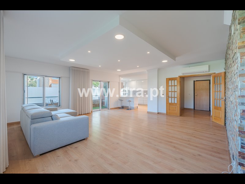 Apartamento T3 à venda em Carnaxide e Queijas, €750.000