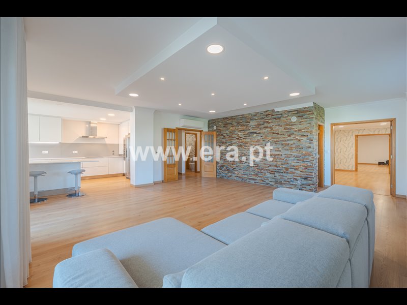 Apartamento T3 à venda em Carnaxide e Queijas, Oeiras — foto 2
