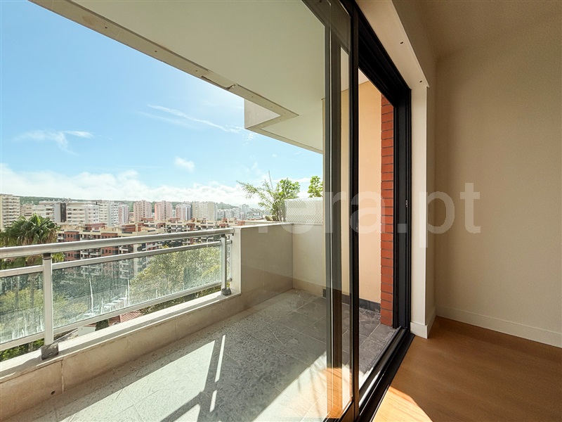 Apartamento T3 / Oeiras, Miraflores