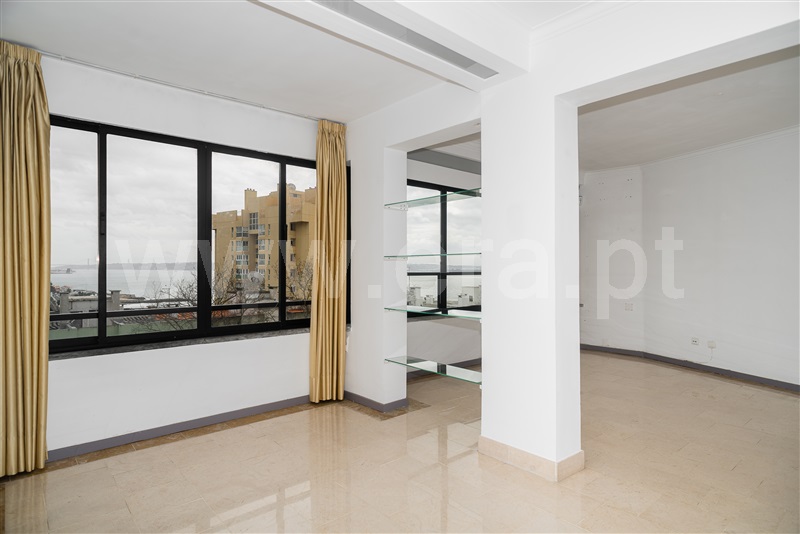 Apartamento T3 / Oeiras, Oeiras e São Julião da Barra, Paço de Arcos e Caxias