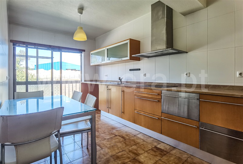 Apartamento T3 / Oliveira do Hospital, S. Paio de Gramaços