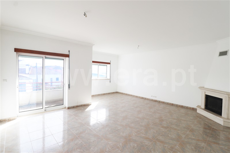 Apartamento T3 / Ourém, Freixianda, Ribeira do Fárrio e Formigais