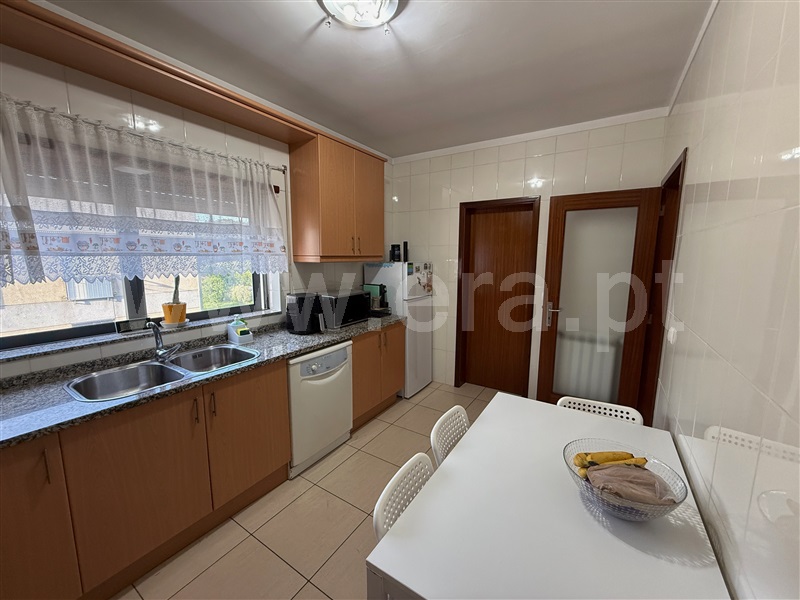 Apartamento T3 à venda em Póvoa de Lanhoso (Nossa Senhora do Amparo), Póvoa de Lanhoso — foto 2