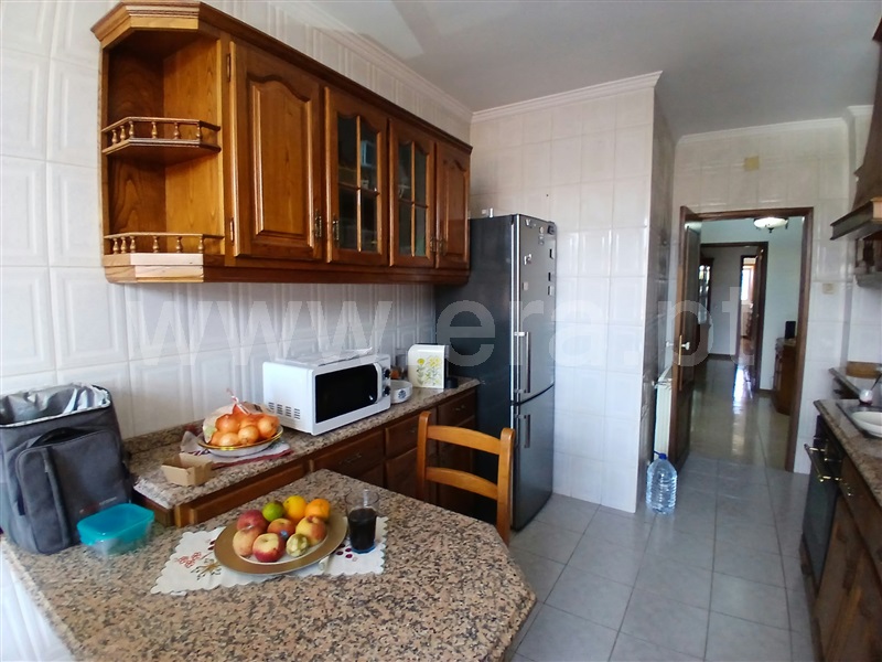 Apartamento T3 à venda em Póvoa de Lanhoso (Nossa Senhora do Amparo), Póvoa de Lanhoso — foto 2
