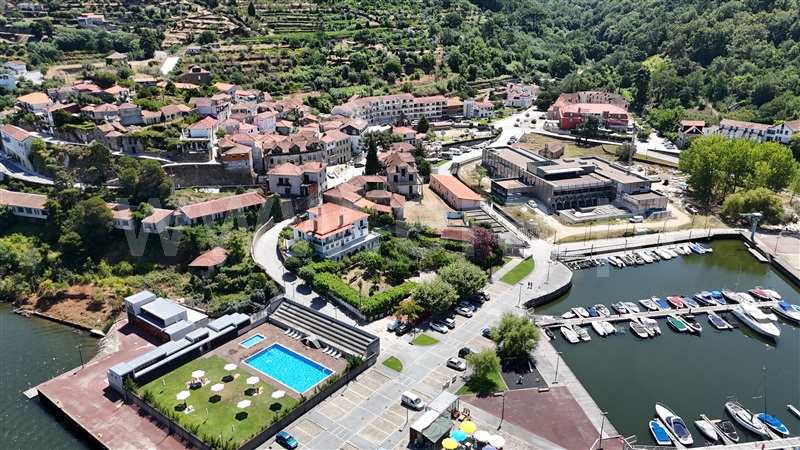 Apartamento T3 / Resende, Freigil e Miomães