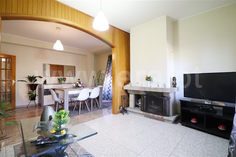 Apartamento T3 / Santa Maria da Feira, Lourosa