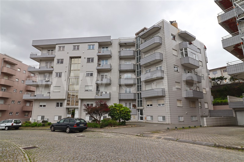 Apartamento T3 / Santa Maria da Feira, Milheirós de Poiares